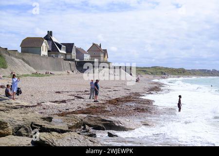 Audresselles, an der Küstenregion „cote d’Opale“ (Nordfrankreich): Strand und Häuser entlang des Ufers Stockfoto