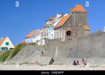 Audresselles, an der Küstenregion „cote d’Opale“ (Nordfrankreich): Strand und Häuser entlang des Ufers Stockfoto