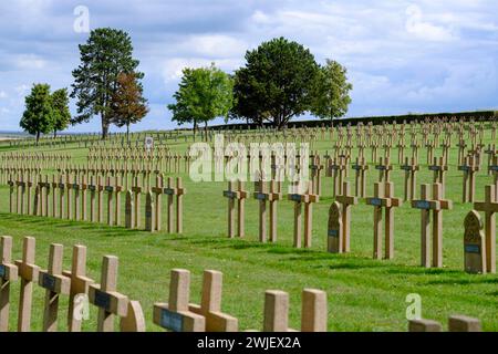 Semide (Nordostfrankreich): Orfeuil National Necropolis, deutscher Militärfriedhof des Ersten Weltkriegs (1. Weltkrieg). Gräber französischer Soldaten Stockfoto