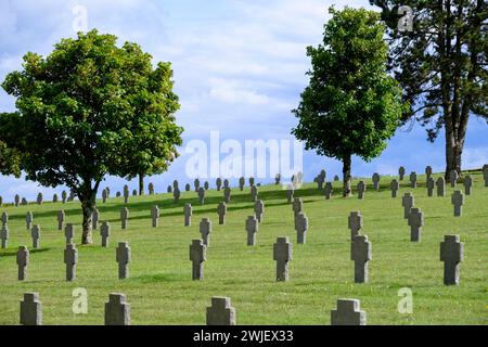 Semide (Nordostfrankreich): Orfeuil National Necropolis, deutscher Militärfriedhof des Ersten Weltkriegs (1. Weltkrieg). Gräber deutscher Soldaten Stockfoto