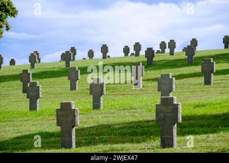 Semide (Nordostfrankreich): Orfeuil National Necropolis, deutscher Militärfriedhof des Ersten Weltkriegs (1. Weltkrieg). Gräber deutscher Soldaten Stockfoto