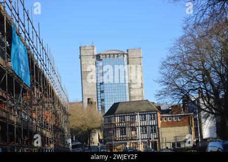 Der BT Tower vom St Mary's Square in Swansea, Wales, Großbritannien. Januar 2024. Stockfoto