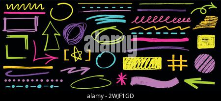 Säurefarbene Hervorhebungslinien, Pfeile, Kreise, unterstrichene Elementvektorsatz. Handgezeichnete Markierungsstift-Schriftzüge, Streifen, bunte Rahmen, Pinselunterstriche oder Pinselstriche auf schwarzem Hintergrund. Stock Vektor