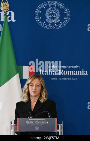 Nachrichten - Regierungsgipfel Italien-Rumänien während des Regierungsgipfels Italien-Rumänien Treffen zwischen der Präsidentin des Ministerrates, Giorgia Meloni, und dem rumänischen Ministerpräsidenten Marcel Ciolacu am 15. Februar 2024 in der Villa Pamphili in Rom, Italien. Rom Villa Pamphili Italien Copyright: XDomenicoxCippitellix/xLiveMediax LPN 1237285 Stockfoto