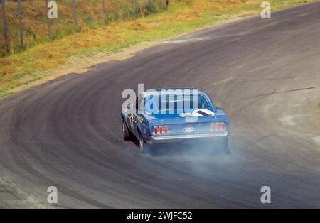 Peter Revson fuhr einen Shelby Racing Ford Mustang Boss 302 auf der Trans-am 1969 auf dem Circuit Mont-Tremblant in St. Jovite, Quebec, DNF Stockfoto