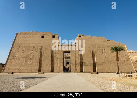 Medinet Habu ägyptischer Tempel am Westufer von Luxor, Ägypten Stockfoto