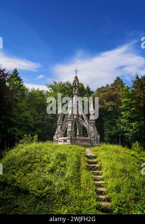 Knox-Gore Folly, ca. 1873, im Belleek Forest Park am Stadtrand von Ballina im County Mayo, Irland. Stockfoto