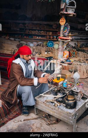 Serie von Porträts von Menschen aus Südostasien und Jordanien Stockfoto