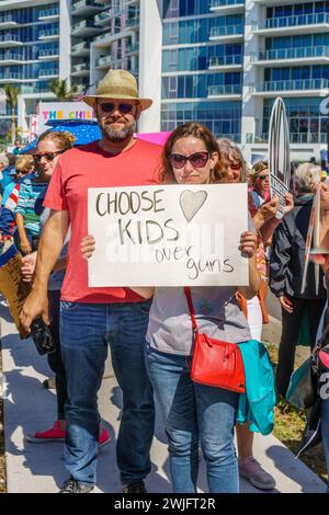 Sarasota, FL, USA - 24. März 2018 - Demonstranten versammeln sich auf dem von Studenten geführten Protestmarsch für unser Leben. Stockfoto