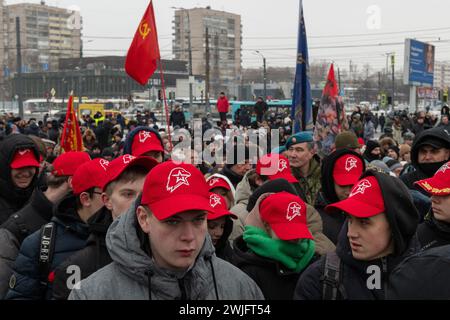 St. Petersburg, Russland. Februar 2024. Kadetten der militärisch-patriotischen öffentlichen Bewegung "Junge Armee" nehmen an einer Veranstaltung Teil, die dem 35. Jahrestag des Rückzugs der sowjetischen Truppen aus Afghanistan gewidmet ist. Russland feiert den Tag des vollständigen Rückzugs der sowjetischen Truppen aus Afghanistan. Der Krieg in Afghanistan dauerte von 1979 bis 1989, nach offiziellen Angaben starben mehr als 15.000 sowjetische Soldaten. (Foto: Andrei Bok/SOPA Images/SIPA USA) Credit: SIPA USA/Alamy Live News Stockfoto