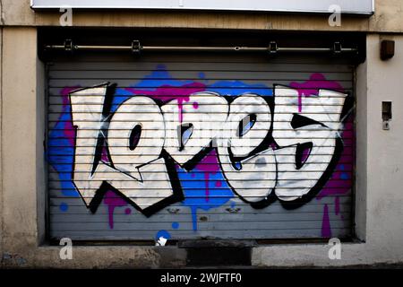 Marseille, Frankreich. Februar 2024. Samuel Cassar/Le Pictorium - graffitis 5eme - Marseille - 13/02/2024 - France/Bouches-du-Rhone/Marseille - Graffiti im 5. Arrondissement von Marseille Credit: LE PICTORIUM/Alamy Live News Stockfoto