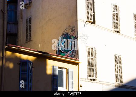 Marseille, Frankreich. Februar 2024. Samuel Cassar/Le Pictorium - graffitis 5eme - Marseille - 13/02/2024 - France/Bouches-du-Rhone/Marseille - Graffiti im 5. Arrondissement von Marseille Credit: LE PICTORIUM/Alamy Live News Stockfoto