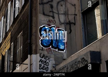 Marseille, Frankreich. Februar 2024. Samuel Cassar/Le Pictorium - graffitis 5eme - Marseille - 13/02/2024 - France/Bouches-du-Rhone/Marseille - Graffiti im 5. Arrondissement von Marseille Credit: LE PICTORIUM/Alamy Live News Stockfoto