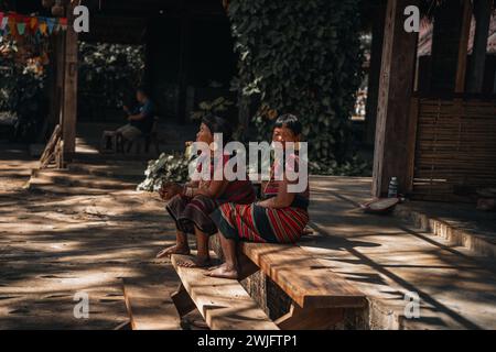 Serie von Porträts von Menschen aus Südostasien und Jordanien Stockfoto