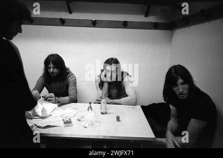 ©Philippe Gras / Le Pictorium/MAXPPP - Lyon 15/12/2016 Philippe Gras / Le Pictorium - 15/12/2016 - Frankreich / Auvergne-Rhone-Alpes / Lyon - Pink Floyd en coulisse avant leur Concert a Lyon, le 12 juin 1971 - Valeurs ACtuelles out, no jdd, jdd out, RUSSIA out, NO RUSSIA #norussia / 15/12/2016 - Frankreich / Auvergne-Rhone-Alpes / Lyon - Pink Floyd Backstage vor ihrem Konzert in Lyon, 12. Juni 1971 Stockfoto