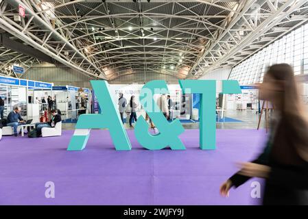 Foto Matteo SECCI/LaPresse 15 febbraio 2024 Turin, Italia - Cronaca - Fiera dell'automazione A&T Automatisierung und Testen. Nell'immagine: gli spazi della fiera presso Oval Lingotto Fiere. februar 2024 Turin, Italien - Automatisierungsmesse A&T Automation and Testing. Im Bild: Die Messeräume im Oval Lingotto Fiere. Stockfoto