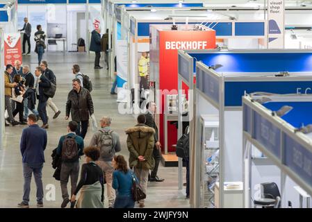 Foto Matteo SECCI/LaPresse 15 febbraio 2024 Turin, Italia - Cronaca - Fiera dell'automazione A&T Automatisierung und Testen. Nell'immagine: gli spazi della fiera presso Oval Lingotto Fiere. februar 2024 Turin, Italien - Automatisierungsmesse A&T Automation and Testing. Im Bild: Die Messeräume im Oval Lingotto Fiere. Stockfoto