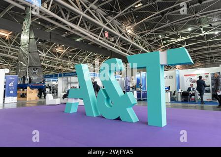 Foto Matteo SECCI/LaPresse 15 febbraio 2024 Turin, Italia - Cronaca - Fiera dell'automazione A&T Automatisierung und Testen. Nell'immagine: gli spazi della fiera presso Oval Lingotto Fiere. februar 2024 Turin, Italien - Automatisierungsmesse A&T Automation and Testing. Im Bild: Die Messeräume im Oval Lingotto Fiere. Stockfoto