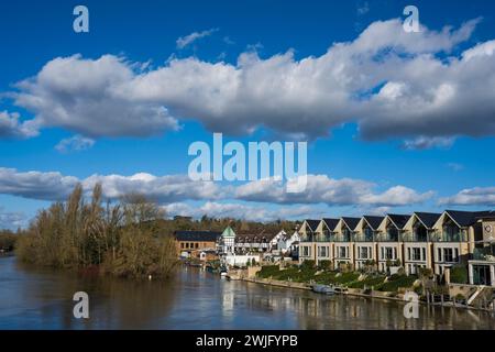 Taplow Riverside, Luxusimmobilien, Themse, Buckinghamshire, England, GROSSBRITANNIEN, GB. Stockfoto