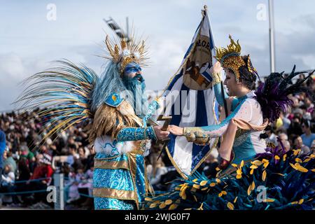 Estarreja, Portugal. Februar 2024. Estarreja, 13-02-2024 - Estarreja Karneval. Grande Corso (vier Samba-Schulen, acht Revelry-Gruppen, eine Catwalk-Gruppe, 15 Wagen, 1.200 Extras) Credit: Atlantico Press/Alamy Live News Stockfoto