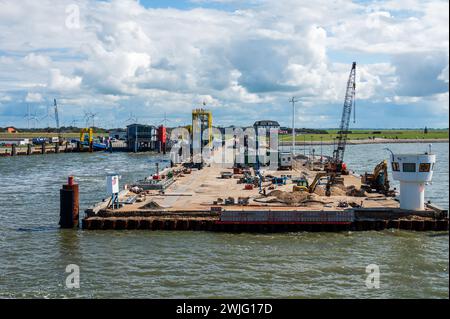 Dagebüll Fährhafen zu den inseln und Halligen an der Nordfriesischen Küste, blauer Himmel mit Wolken Stockfoto