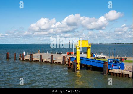 Dagebüll Fährhafen zu den inseln und Halligen an der Nordfriesischen Küste, blauer Himmel mit Wolken *** Dagebüll Fährhafen zu den Inseln und Halligen an der Nordfriesischen Küste, blauer Himmel mit Wolken Stockfoto