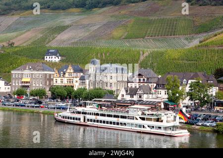 Panorama von Bernkastel, Bernkastel-Kues, Mittelmosel, Rheinland-Pfalz, Deutschland, Europa Stockfoto