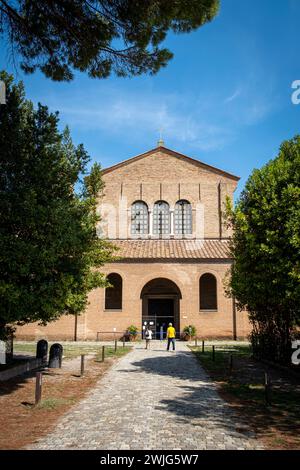 Außenansicht der Basilika Sant’Apollinare in Classe. Ravenna, Emilia Romagna, Italien, Europa. Stockfoto