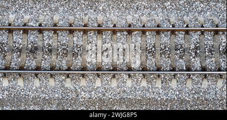 Bahngleise, Nahaufnahme der Schienen. Hintergrund der Eisenbahn. Stockfoto