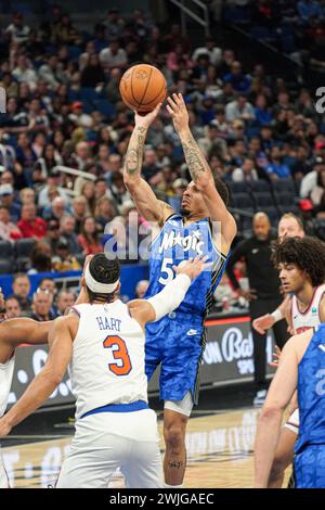 Orlando, Florida, USA, 14. Februar 2024, Orlando Magic Guard Cole Anthony #5 versucht einen Korb im Kia Center zu machen. (Foto: Marty Jean-Louis) Stockfoto
