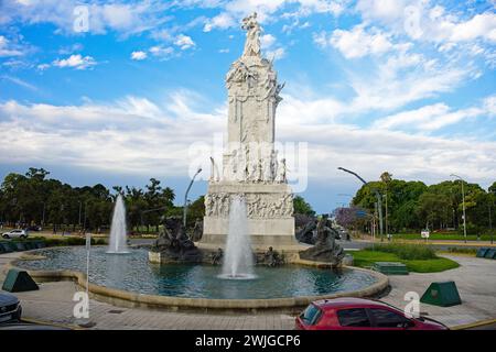 Das Denkmal für die Spanier wurde 1910 von der spanischen Gemeinde zum hundertsten Jahrestag der Mairevolution geschenkt. Auf der Avenue del Libertador. Stockfoto