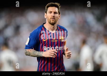 Porträt des Futbol Club Barcelona Leo Messi, der beim Finale der Copa del Rey in Sevilla in die Ecke fährt. Stockfoto