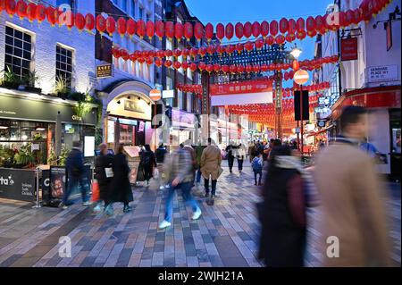Chinatown London bei Sonnenuntergang: Ein Kaleidoskop an Farben, Kulturen und Küchen. Stockfoto