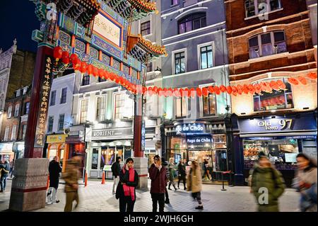 Chinatown London bei Sonnenuntergang: Ein Kaleidoskop an Farben, Kulturen und Küchen. Stockfoto