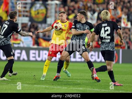 Frankreich. Februar 2024. © PHOTOPQR/VOIX DU NORD/MATTHIEU BOTTE; 15/02/2024; 15/02/2024. Linse. Fußball. Lens Fribourg Europa League Konferenz. Frankowski. FOTO MATTHIEU BOTTE LA VOIX DU NORD *** lokaler Bildtitel *** Credit: MAXPPP/Alamy Live News Stockfoto