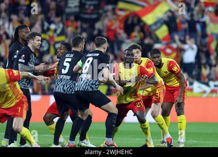 Frankreich. Februar 2024. © PHOTOPQR/VOIX DU NORD/MATTHIEU BOTTE; 15/02/2024; 15/02/2024. Linse. Fußball. Lens Fribourg Europa League Konferenz. FOTO MATTHIEU BOTTE LA VOIX DU NORD *** lokaler Bildtitel *** Credit: MAXPPP/Alamy Live News Stockfoto