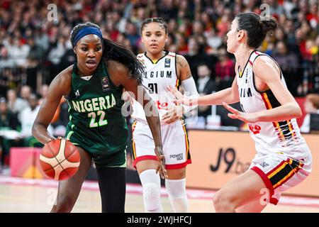 Antwerpen, Belgien. Februar 2024. Ejiofor von Nigeria wurde bei einem Basketballspiel zwischen den belgischen und nigerianischen Nationalmannschaften beim Olympischen Qualifikationsturnier der Frauen 2024 in Antwerpen am 11. Februar 2024 in Antwerpen, Belgien, gesegnet. (Foto: Stijn Audooren/Isosport) Credit: Sportpix/Alamy Live News Stockfoto