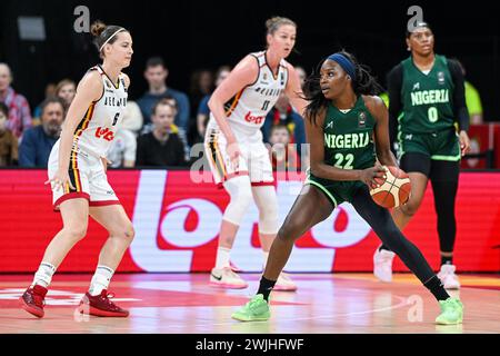 Antwerpen, Belgien. Februar 2024. Ejiofor von Nigeria wurde bei einem Basketballspiel zwischen den belgischen und nigerianischen Nationalmannschaften beim Olympischen Qualifikationsturnier der Frauen 2024 in Antwerpen am 11. Februar 2024 in Antwerpen, Belgien, gesegnet. (Foto: Stijn Audooren/Isosport) Credit: Sportpix/Alamy Live News Stockfoto