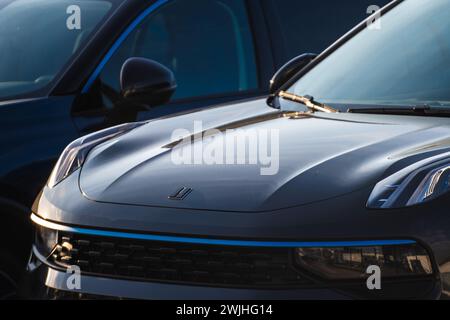 Göteborg, Schweden - Juli 30 2022: Lynk und Co 01 PHEV-Fahrzeuge sind lieferbereit. Stockfoto