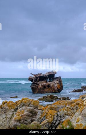 Schlechtes Wetter am Cap Agulhas, Schiffswrack, südlichster Punkt Afrikas, Zusammenfluss des Indischen und Atlantischen Ozeans, Kap Agulhas, Garden Route, Western Stockfoto