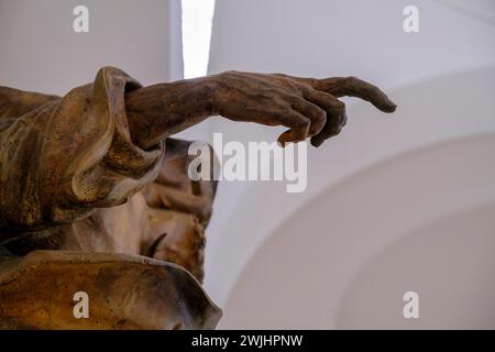 Finger zeigen, Hände von Statuen, Kirche St. Moritz, Augsburg, Schwaben, Bayern, Deutschland Stockfoto