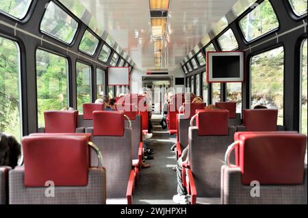 Innenansicht des Zuges, Matterhorn Gotthard Railway, Shuttle zwischen Taesch und Zermatt, Zermatt, Wallis, Schweizer Alpen, Schweiz Stockfoto