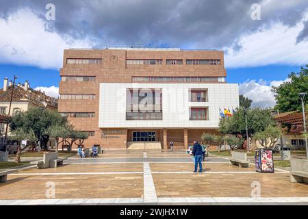 FUENGIROLA, SPANIEN - 17. FEBRUAR 2024: Rathaus in Fuengirola, Spanien am 17. Februar 2024 Stockfoto