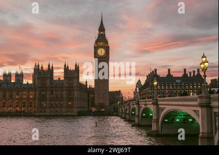 Sonnenuntergang über Westminster und Big Ben, London Stockfoto