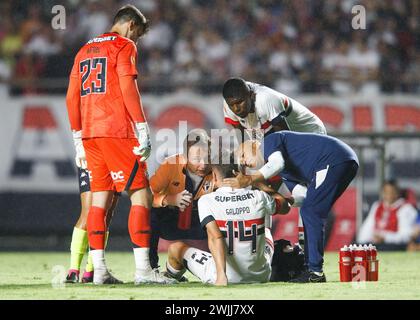 São Paulo Brasilien. Februar 2024. Torhüter Rafael und Spieler Galoppo, während eines Spiels zwischen São Paulo und Santos, gültig für die 8. Runde des Spiels Stockfoto