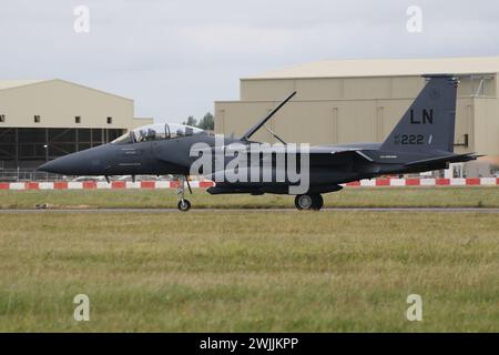 97–0222, ein McDonnell Douglas F-15E Strike Eagle, der von der United States Air Force (USAF) betrieben wird, traf bei der RAF Fairford in Gloucestershire ein, um an der Royal International Air Tattoo 2023 (RIAT 2023) teilzunehmen. Stockfoto