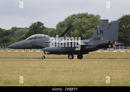 97–0222, ein McDonnell Douglas F-15E Strike Eagle, der von der United States Air Force (USAF) betrieben wird, traf bei der RAF Fairford in Gloucestershire ein, um an der Royal International Air Tattoo 2023 (RIAT 2023) teilzunehmen. Stockfoto