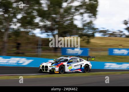 Bathurst, Australien, 16. Februar 2024. Car 46 BMW M Team WRT BMW M4 GT3 V.Rossi/M.Martin/Marciello A-Pro während des Freitagstrainings beim Repco Bathurst 12 Hour auf dem Mount Panorama Circuit am 16. Februar 2024 in Bathurst, Australien. Quelle: Ivica Glavas/Speed Media/Alamy Live News Stockfoto