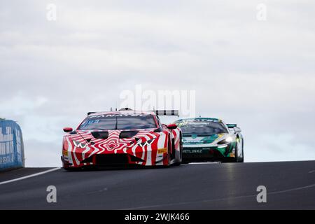 Bathurst, Australien, 16. Februar 2024. Car 93 Wall Racing Lamborghini Huracan A.Deitz/D.Wall/T.D’Alberto/G.Denyer A-Sil während des Freitagstraining im Repco Bathurst 12 Hour auf dem Mount Panorama Circuit am 16. Februar 2024 in Bathurst, Australien. Quelle: Ivica Glavas/Speed Media/Alamy Live News Stockfoto