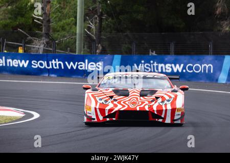 Bathurst, Australien, 16. Februar 2024. Car 93 Wall Racing Lamborghini Huracan A.Deitz/D.Wall/T.D’Alberto/G.Denyer A-Sil während des Freitagstraining im Repco Bathurst 12 Hour auf dem Mount Panorama Circuit am 16. Februar 2024 in Bathurst, Australien. Quelle: Ivica Glavas/Speed Media/Alamy Live News Stockfoto